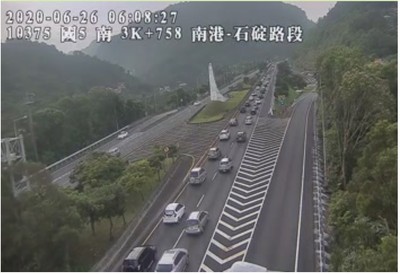 快訊／連假day2「國5再紫爆」！雪隧車龍清晨報到　12大地雷路段曝