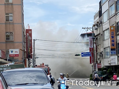 快訊／虎尾早餐店火警　大量濃煙竄出馬路伸手不見五指