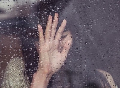 姊夫偷情弟媳 ... 瘋玩女僕激戰 他一開門抓姦「氣到毀老婆臉」下場慘