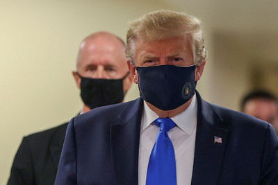 快訊／川普首公開戴黑口罩：這是好事，我從未反對過　美323萬確診13萬死