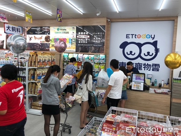▲▼東森寵物雲彰化田中店7/18正式開幕。(圖/東森寵物雲商店) ▲▼東森寵物雲彰化田中店7/18正式開幕。(圖/東森寵物雲商店)