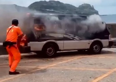 手機放車上充電「熱到爆炸」　海巡署曝5致命地雷：下車一定要帶走