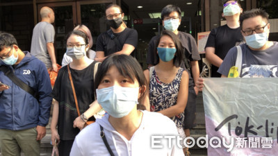 她遭逮抵抗…女警「啪一聲」手指扭斷提告　「台獨女神」撂20人聲援