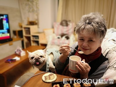 愛犬遭鄰居煮成狗湯！　75嬤揮別傷痛「暖擁浪法鬥」延續祖孫情