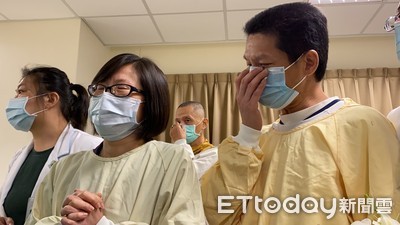 21歲警遭撞腦死！摘除「5器官3組織」捐出　媽媽淚崩目送：你是媽咪的驕傲