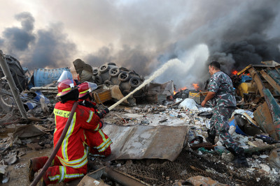 貝魯特大爆炸50死2700傷「橘色煙雲衝天」　省長痛哭：威力像廣島原子彈重現