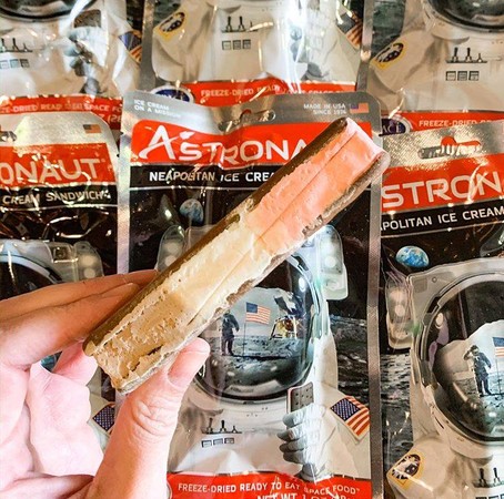▲原本專為太空人研發的ASTRONAUT FOODS太空冰淇淋系列，現在也成為人們平常食用的點心。（圖／Astronaut Ice Cream官方粉絲團）