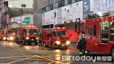 三峽死亡火警！恩主公醫院旁民宅深夜竄煙　屋主慘成焦屍喪命