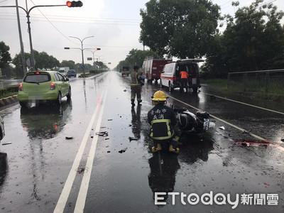 快訊／台南19歲男女大雨騎車追撞雙亡　警找到肇逃曳引車駕駛！