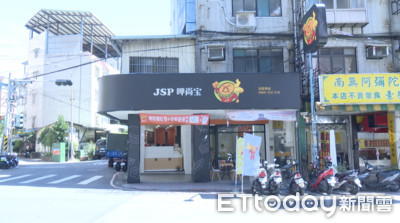 橘黑風潮席捲早餐店！想都想不到　竟然是熟悉的呷尚宝