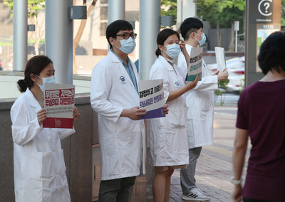 南韓醫療人員罷工Day2！當局威脅「吊銷執照」後...罷工醫院未達一成