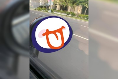 外帶臭豆腐「車上連臭1個禮拜」！台中女一招完美解決　網友看傻
