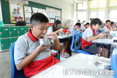 防美豬進校園！蘇貞昌拍板：營養午餐加碼8億　採「3章1Q」國產食材