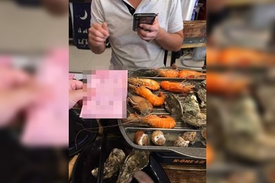 中獎彩券遭閨蜜盜領！她見打卡「爽嗑燒烤」氣炸：還寫我的名字