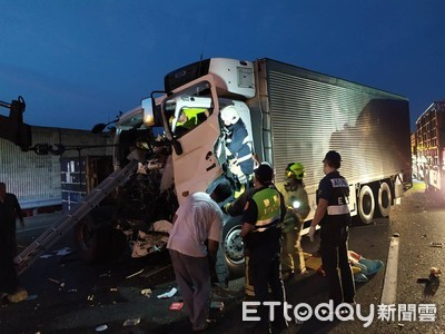 快訊／國一北上「嘉義交流道」貨車追撞2傷　1無生命跡象