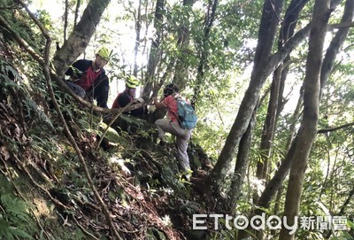 中秋連假首日　尖石拉庫山2組登山客迷失方向