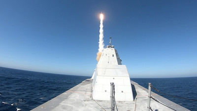 美軍「朱瓦特號」驅逐艦測試　成功發射第一枚標準二型飛彈