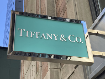 Tiffany降價120億元嫁進LV集團　互撕怨偶喜劇收場