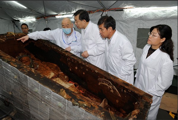 内蒙出土北魏鲜卑贵族漆棺 主人确定为女性