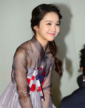 「国乐少女」宋素熙! 性感藏在韩服薄纱下