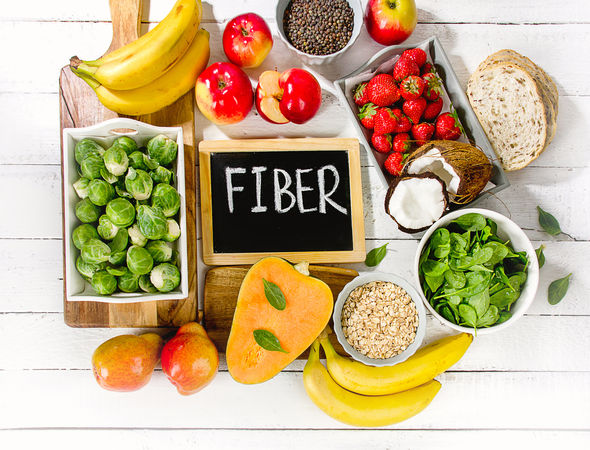 ▲膳食纖維、FIBER、蔬菜、水果、香蕉、草莓、蘋果、南瓜、蕃茄。（示意圖／123RF）