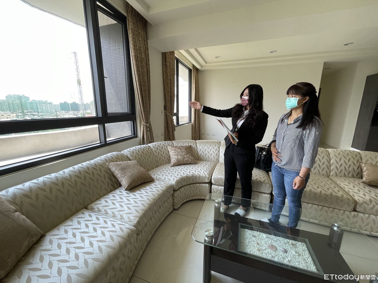 跟房仲說好租屋　才知房東也刊登「且免1萬5服務費」！過來人教1招