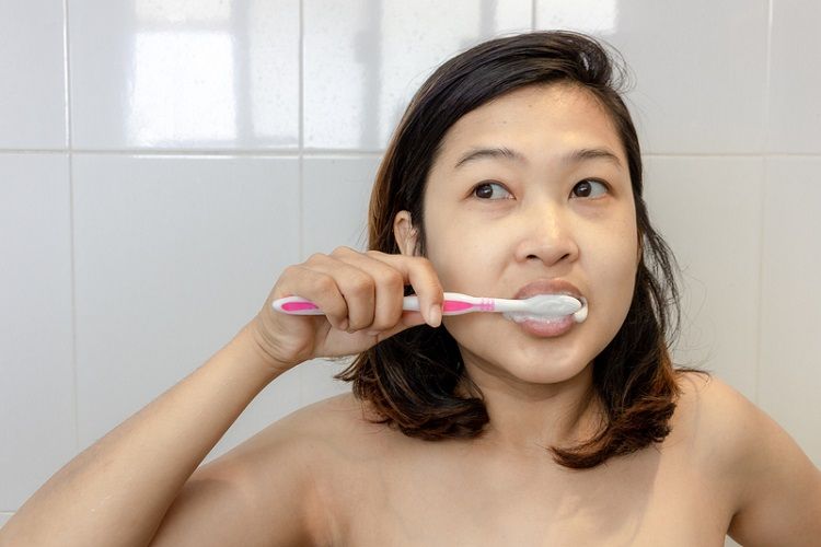 吃冰牙齒就痠軟！醫示警「5大原因」讓牙齒超敏感  減重、橫向刷牙都中