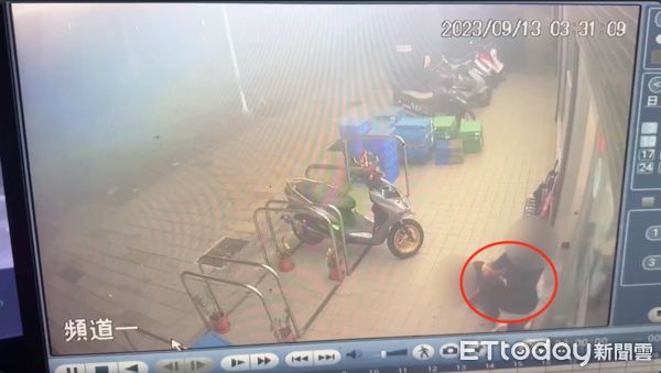 ▲男子持刀將前女友殺害倒地             。（圖／記者吳奕靖翻攝）