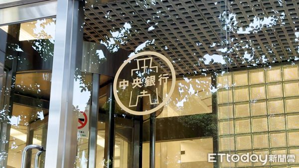 限貸令壓頂房市陷困境　青安卡關、房仲退場、建案喊卡