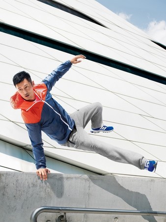 就是帅!余文乐加入adidas代言阵仗 演绎城市运动风