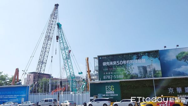 ▲▼京華城改建案 京華廣場 建案 容積率 圖利 柯文哲。（圖／記者屠惠剛攝）