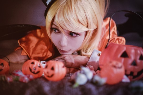 cosplay万圣造型大pk 一个pose萌杀天下男女