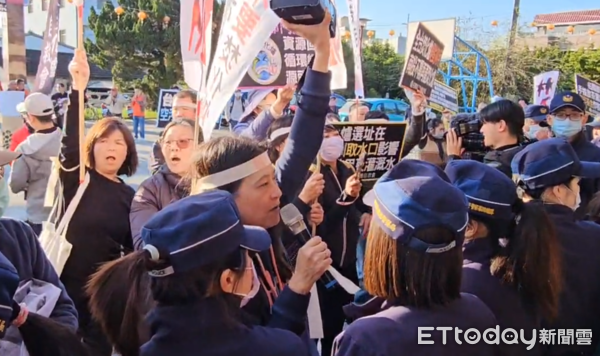▲▼ 南投縣府舉辦焚化廠選址說明會，爆發衝突。（圖／記者高堂堯攝，下同）