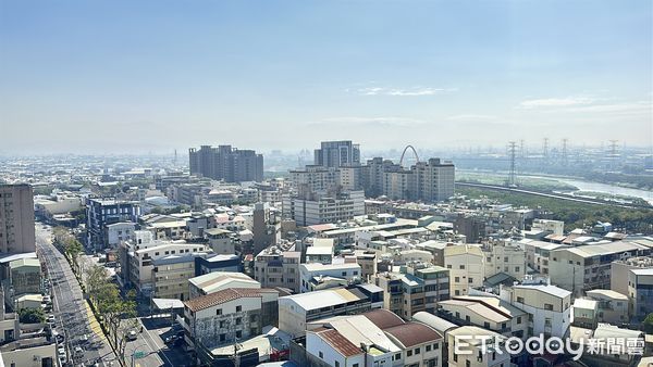 ▲▼ 烏日房市,空拍,高鐵站,舊市區,烏日區,鳥瞰            。（圖／記者陳筱惠攝）