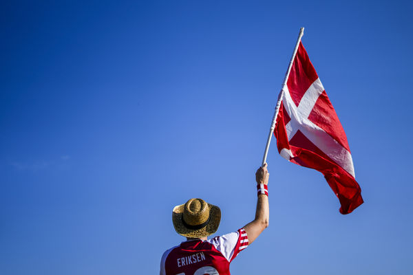 ▲▼丹麥足球迷揮舞國旗。（圖／達志影像／美聯社）