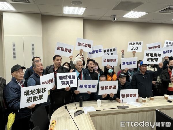 ▲▼四接環評大會，發生支持與反對司接民眾推擠。（圖／記者許敏溶攝）