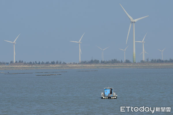 ▲▼彰濱工業區風力發電機組。（圖／記者湯興漢攝）