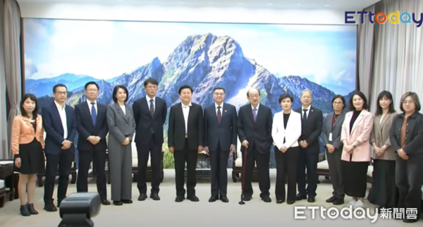 ▲▼行政院長卓院長邀請立法院朝野黨團代表針對美國關稅政策議題會商。（圖／翻攝直播）