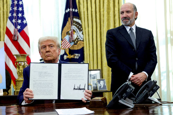 ▲▼美國總統川普（Donald Trump）與商務部長盧特尼克（Howard Lutnick）。（圖／路透）