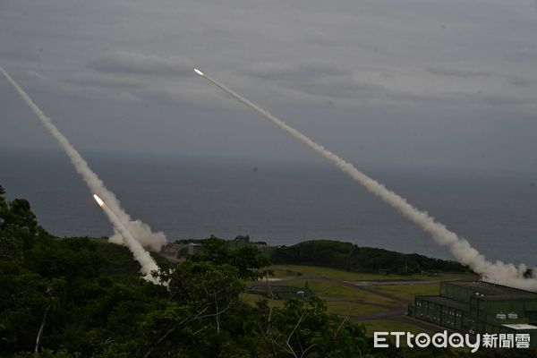 ▲▼國防部海馬式火箭發射。（圖／記者陳煥丞攝）
