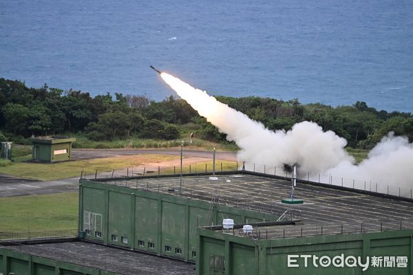 ▲▼國防部海馬式火箭發射。（圖／記者陳煥丞攝）