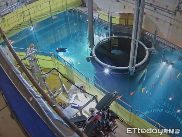 ▲核三廠2號機除役後，將陸續把反應爐內燃料棒取出，移至用過燃料池中貯放。圖為核三廠反應爐。（圖／台電提供）