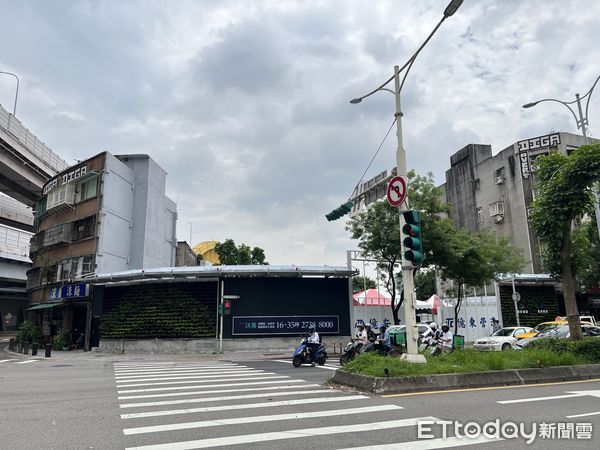 整合15年只剩這棟不拆！　建商砸天價買樓仍留「月牙孤島」