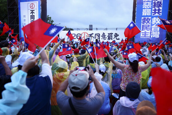 ▲國民黨在凱道前造勢，呼籲選民反罷免。（圖／路透）