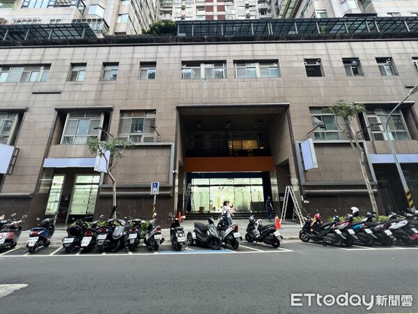 府中家樂福熄燈1年　小北百貨砸1.7億頂上接手