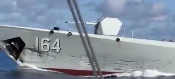 ▲▼南海黃岩島烏龍！為了驅逐菲律賓巡邏艇，中國052D型桂林艦與中國海警3104艦互撞。（圖／翻攝自菲律賓官網）