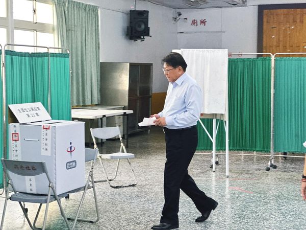 ▲▼。（圖／翻攝自Facebook／潘孟安）