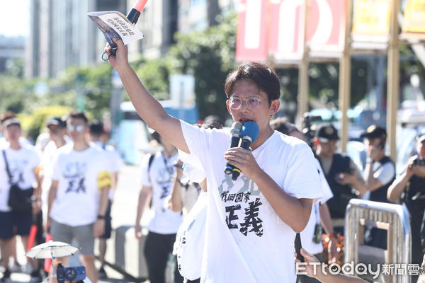 ▲民眾黨主席黃國昌發起「司法改革 公民走讀」活動。（圖／記者林敬旻攝）