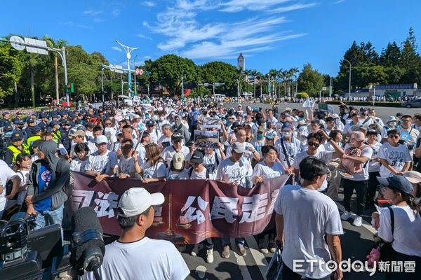 ▲民眾黨主席黃國昌發起「司法改革 公民走讀」活動。（圖／記者林敬旻攝）