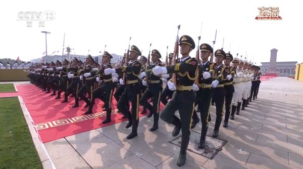 ▲解放軍儀仗司禮大隊。（圖／翻攝CGTN）
